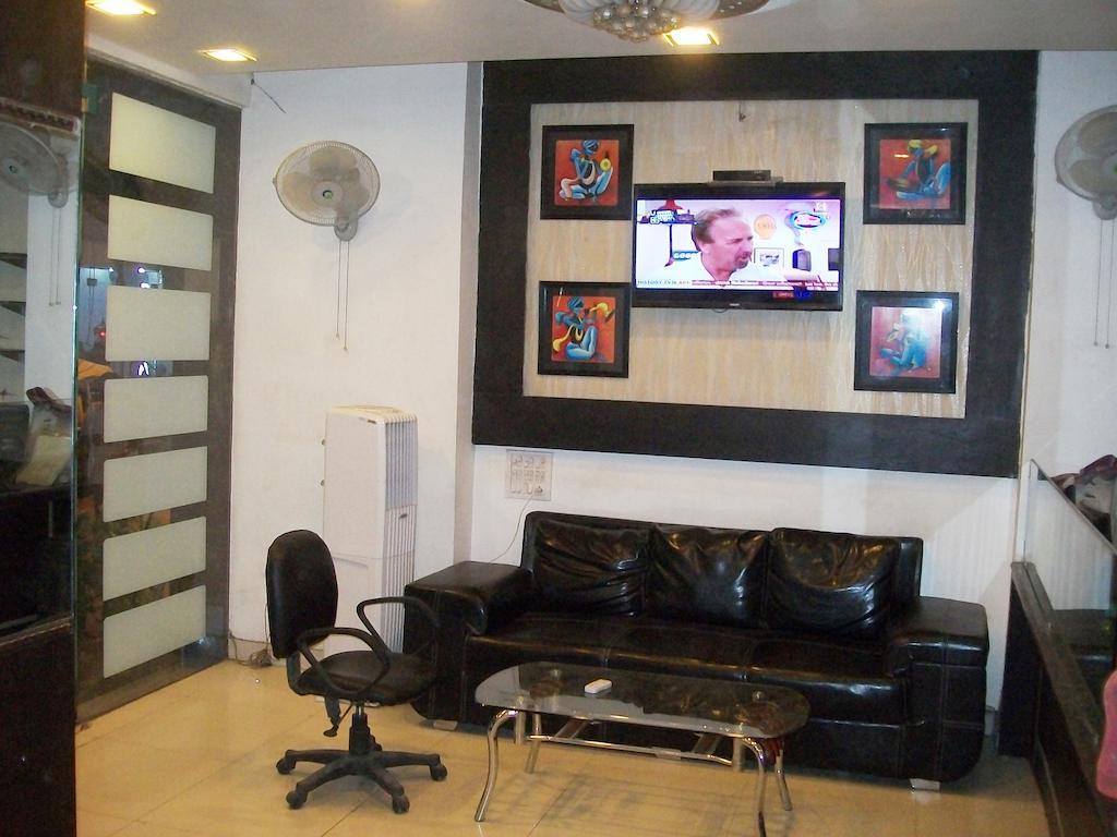 Hotel Milan Continental Delhi  Ngoại thất bức ảnh