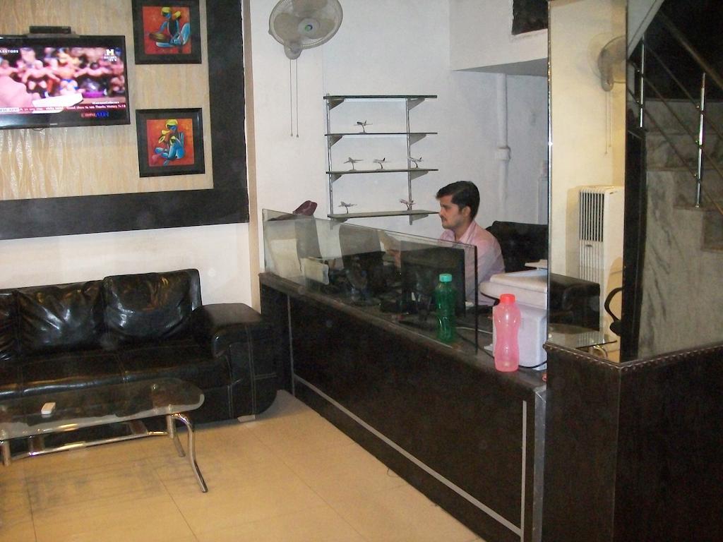 Hotel Milan Continental Delhi  Ngoại thất bức ảnh