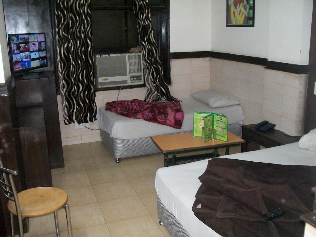 Hotel Milan Continental Delhi  Ngoại thất bức ảnh