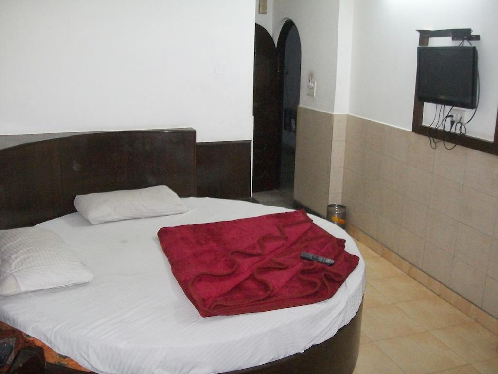 Hotel Milan Continental Delhi  Ngoại thất bức ảnh